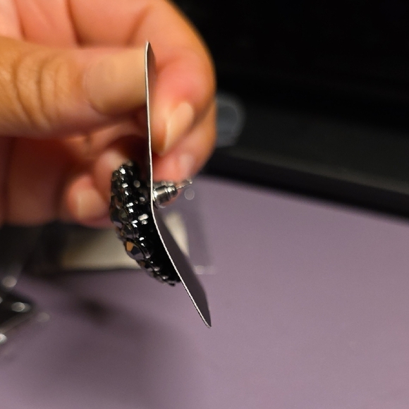 BUNDLE ANY 2, PAY ONE PRICE. Black Crystal Earrings - Picture 2 of 3